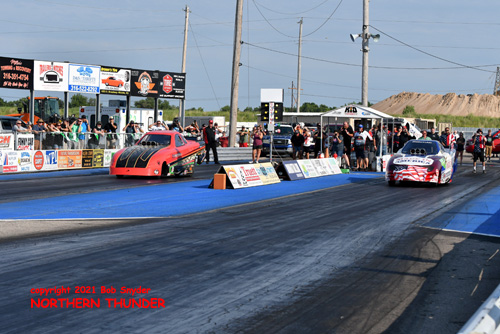 Tom Furches - 'Made in America' (right 
lane) vs Nick Johnson - 'Prairie Fire' (left lane)